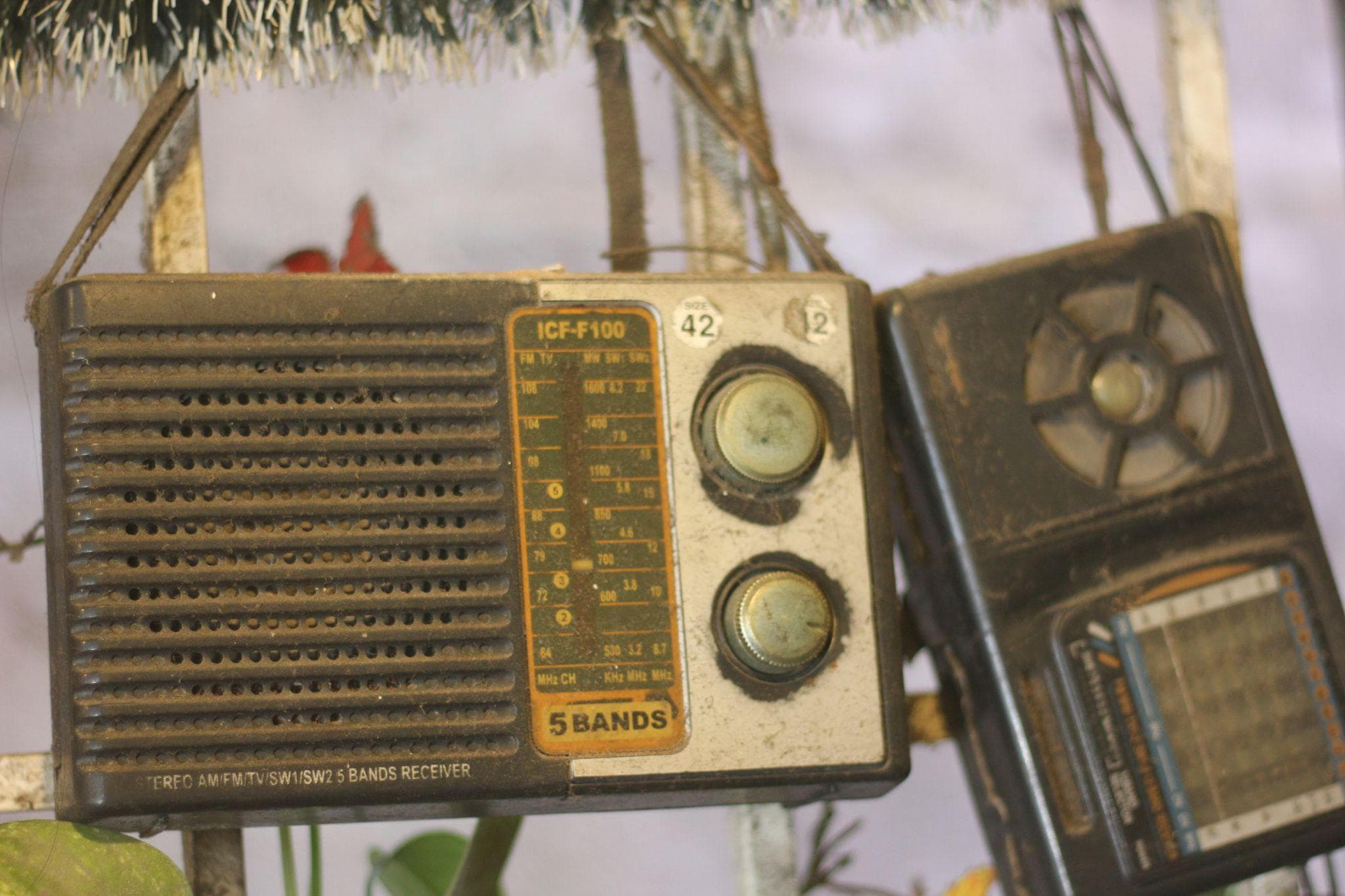 What are the different types of radios?