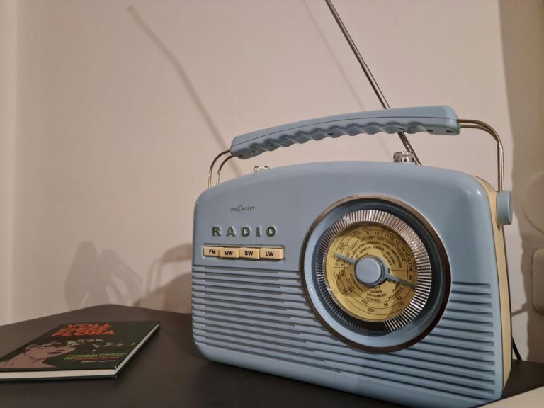 What are the different types of radios? - Wesn